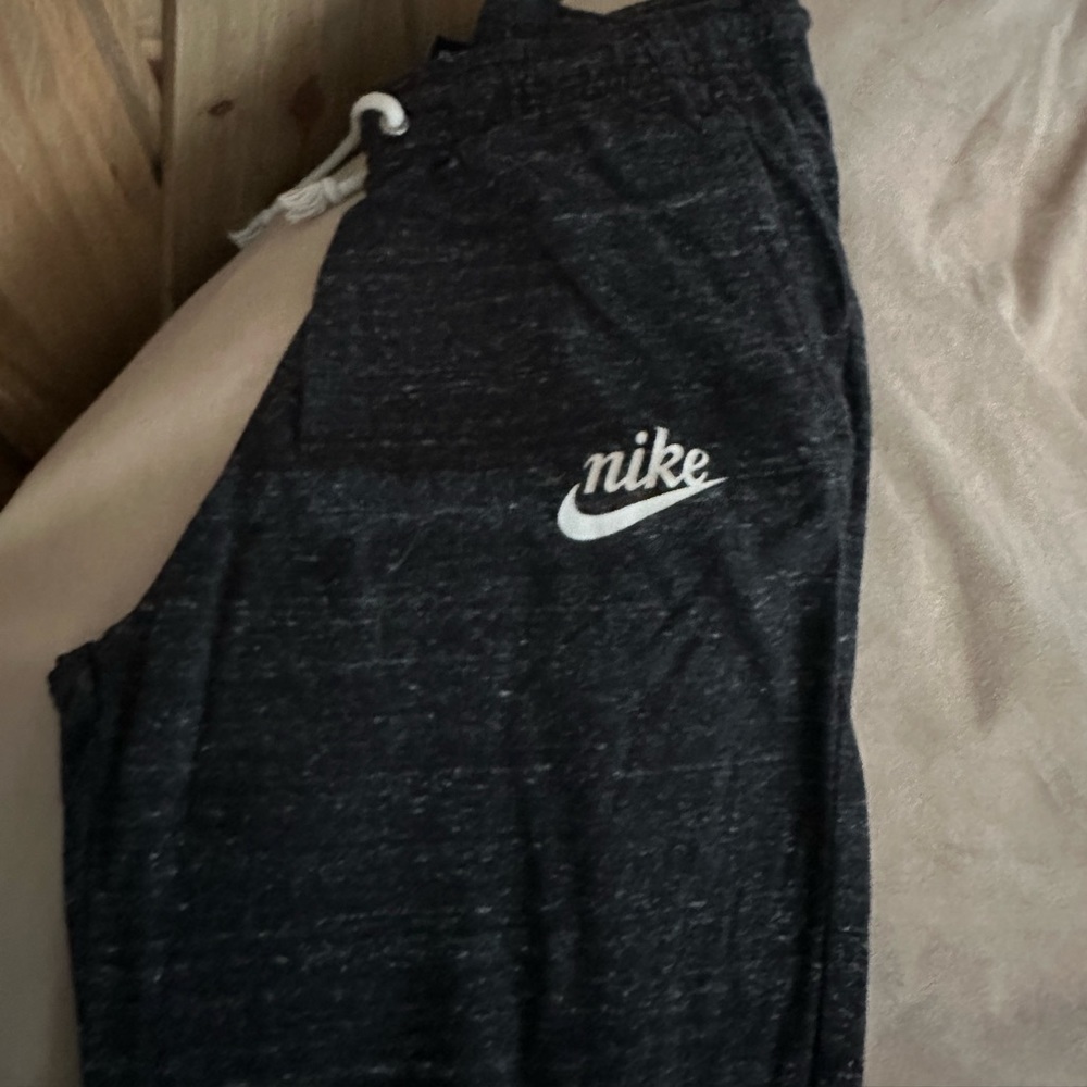 Medium dark grey Nike sweatpants. Closet clean out!       Original price: $55